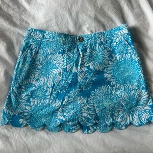 Lilly Pulitzer Blue & White floral skort with scalloped hem